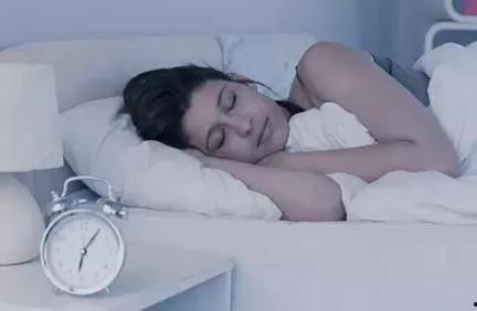 女人刮宫视频,真实影像背后的真相